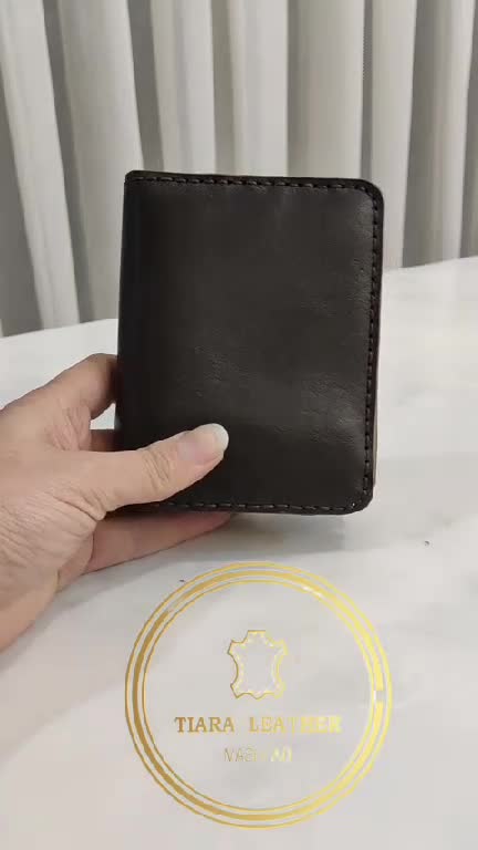 کیف رادمهر 2تهیه شده با چرم طبیعی گاوی درجه یک و دست دوز 