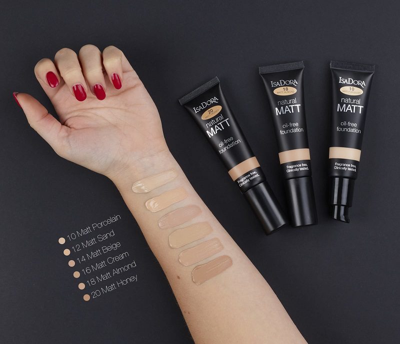 کرم پودر ایزادورا مدل Natural Matt oil free 