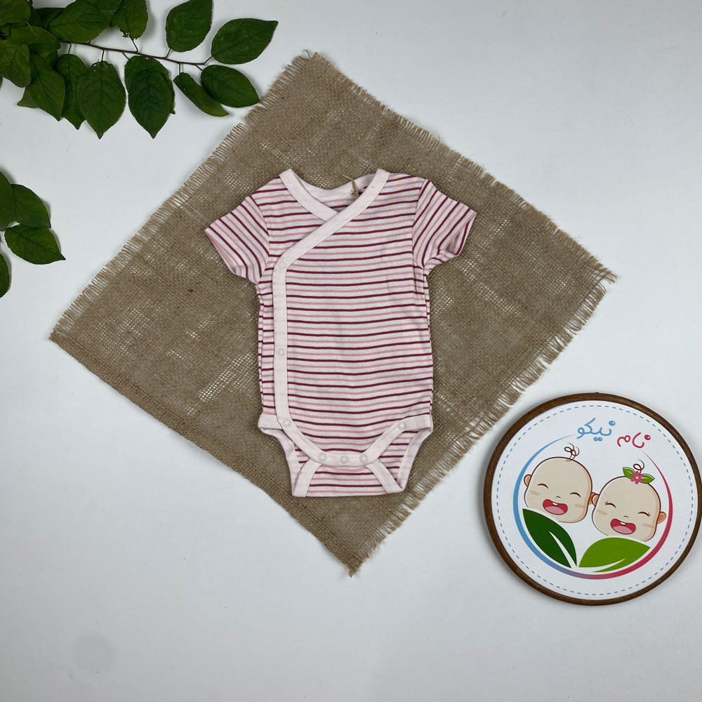 بادی نوزادی دخترانه آستین کوتاه طرح راه راه چپ و راستی صورتی رنگ ** نام نیکو **