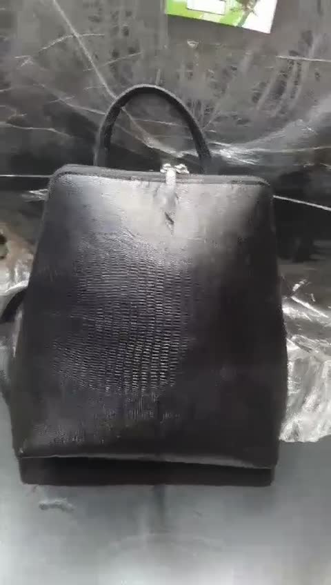 کوله پشتی چرم طبیعی گاوی با ضمانت نامه کتبی.در بسته2عددی همراه با جاکارتی.کوله چرم.نانوک چرم.کوله اسپرت.هنری.چرم طبیعی 