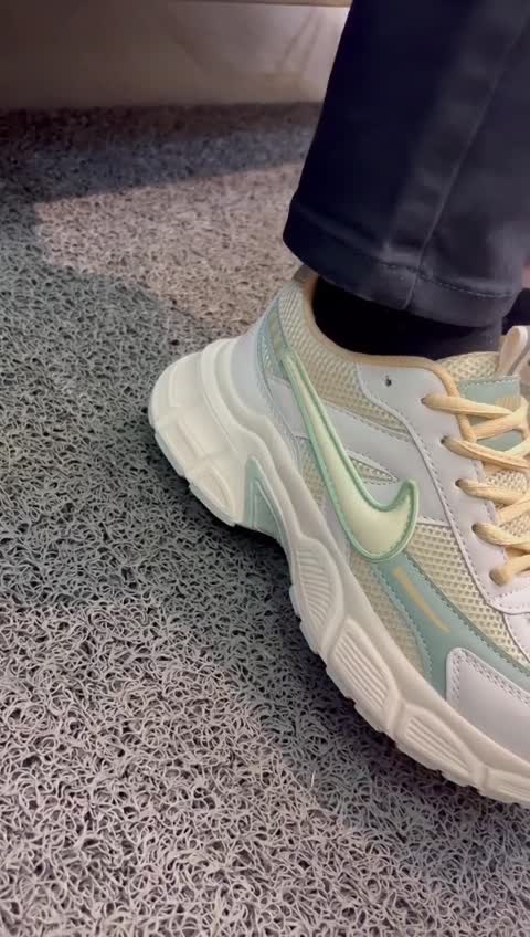 کتونی نایک لژدار مشکی سفید کرم سبز زنانه دخترانه کفش اسپرت راحتی نایکی NIKE رانینگ سبک طبی روزمره پیاده روی کرمی ندهف