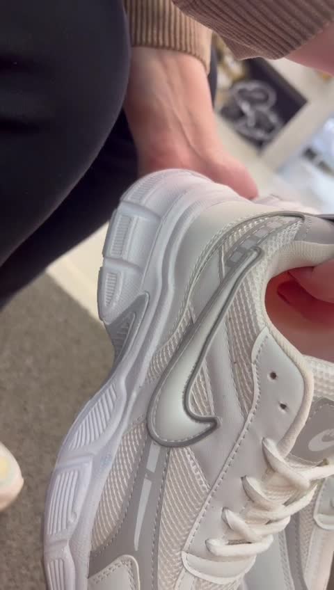کتونی نایک لژدار مشکی سفید کرم سبز زنانه دخترانه کفش راحتی اسپورت نایکی NIKE رانینگ سبک طبی روزمره پیاده روی کرمی ندهف