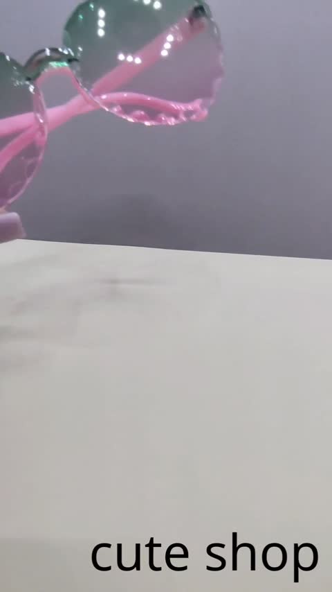 پک عینک دودی همراه گلسر و کش مو ست(وارداتی)