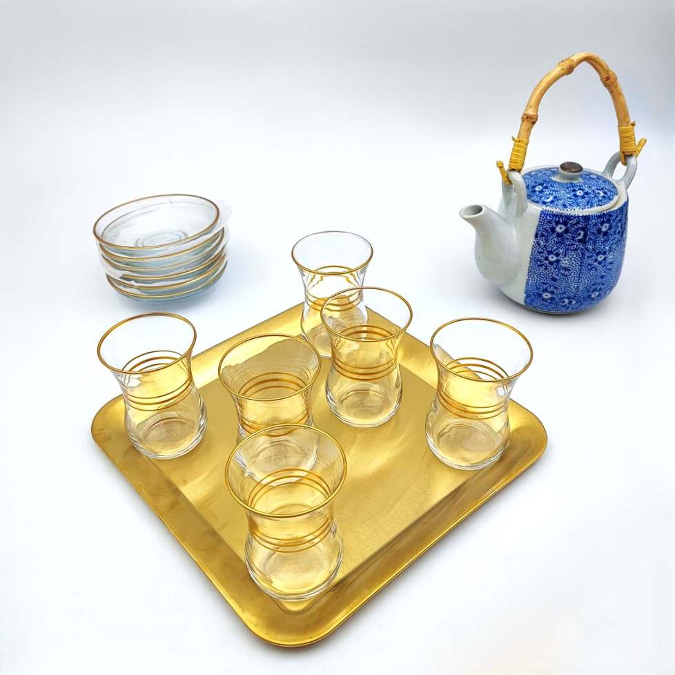 فنجان و نعلبکی کمرباریک لبه طلایی پاشاباغچه