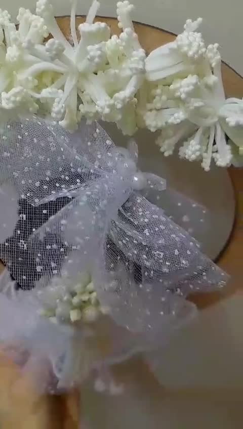 حلقه آویز دختر مکرومه و کلاه تور