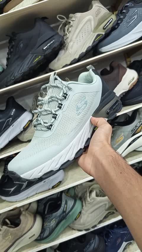 کفش اسکیچرز مدل Max protect سفید