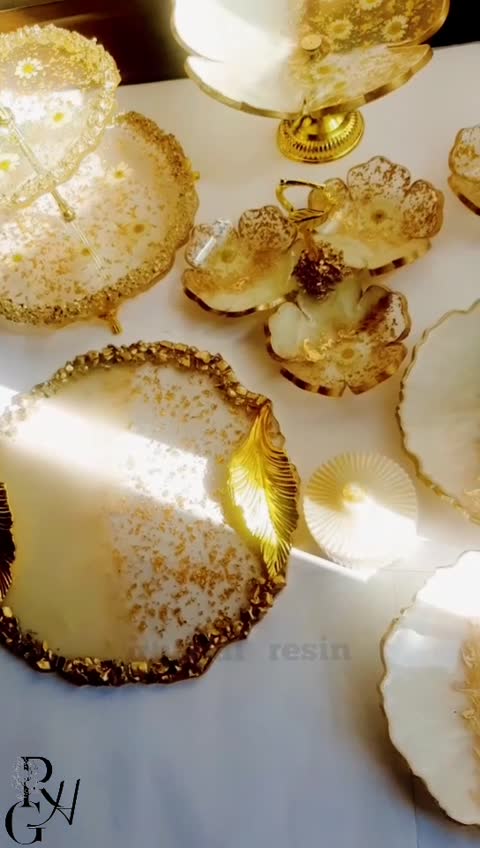 سرویس ظروف پذیرایی رزینی جهیزیه عروس بسیار شیک