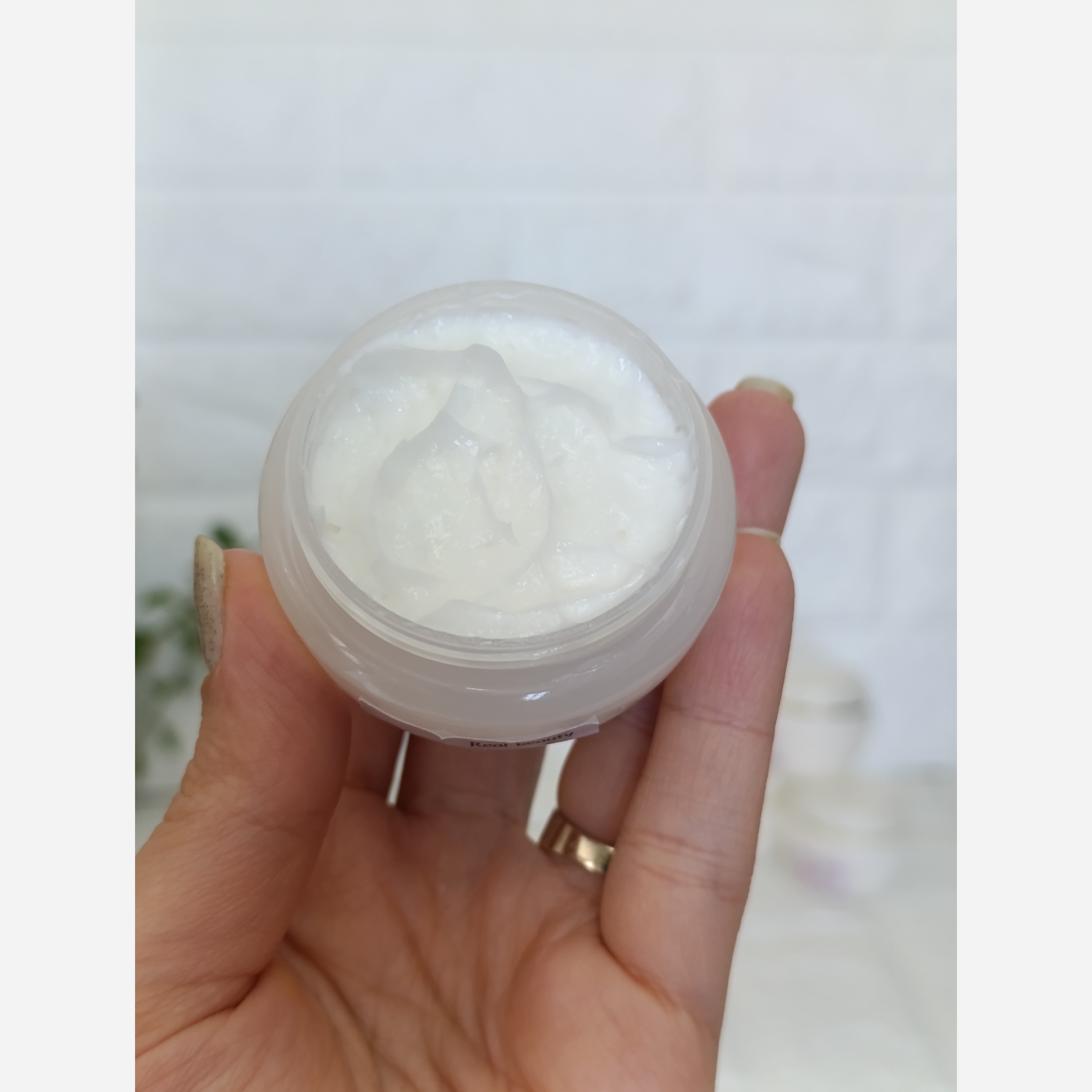 کرم احیا کننده پوست