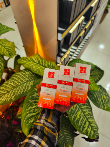 کرم ضد آفتاب بدون رنگ مای مدل MY sunscreen cream White SPF 60 انواع پوست حجم 50 میلی لیتر