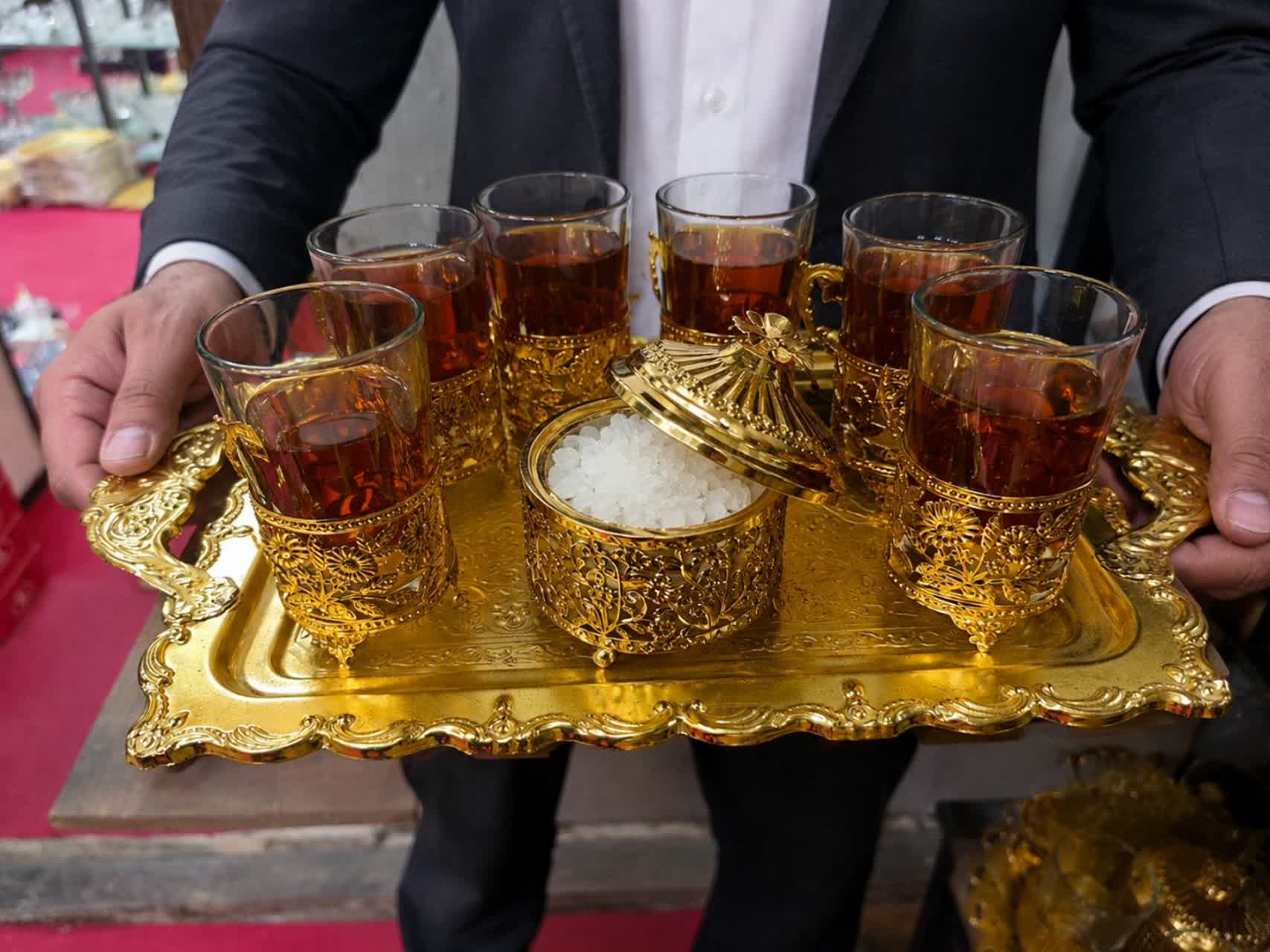 چایخوری و قندان