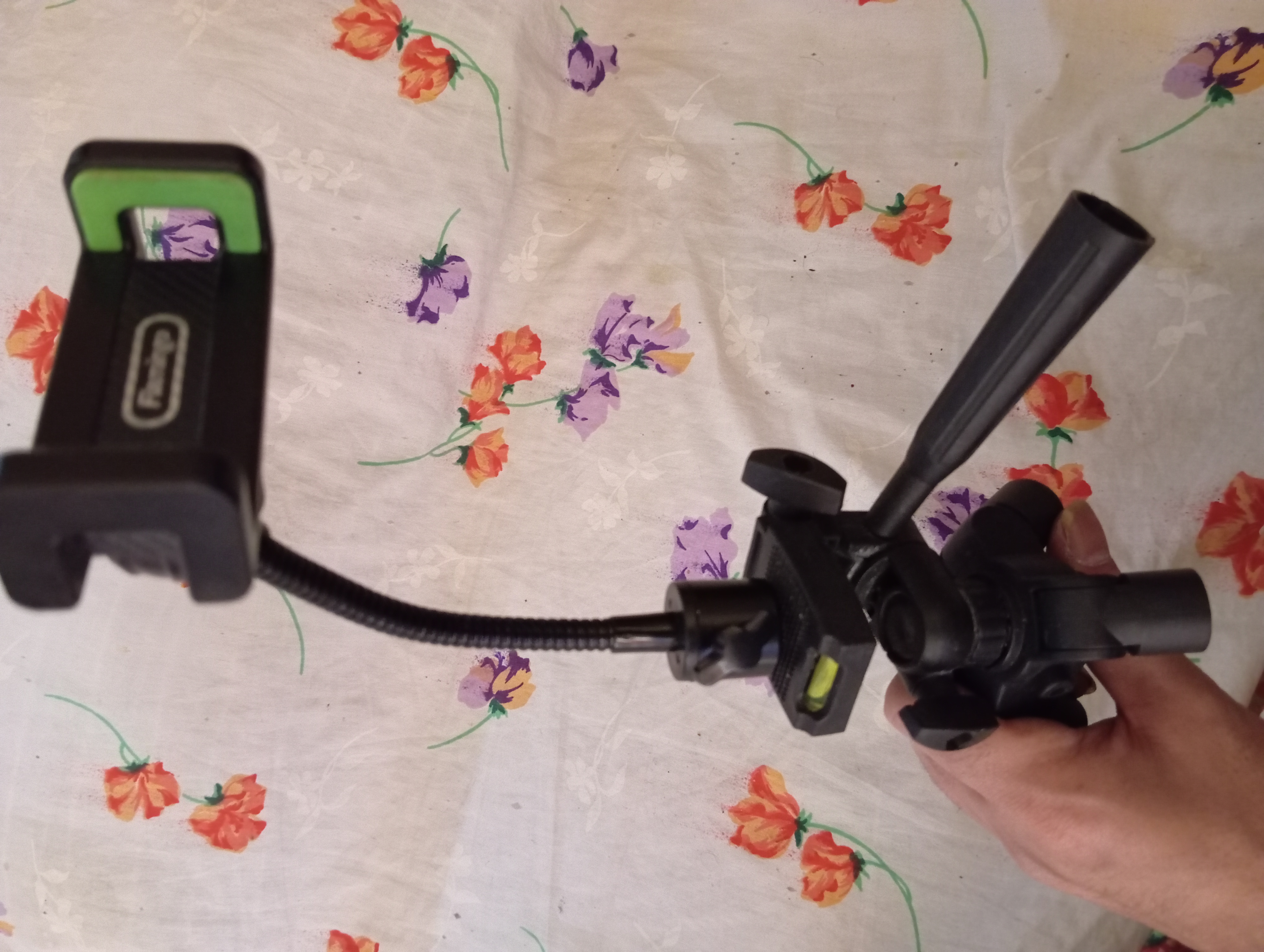 نگهدارنده گوشی هولدر موبایل با درجه تنظیم تراز حرفه ای برای فیلم برداری با 3پایه