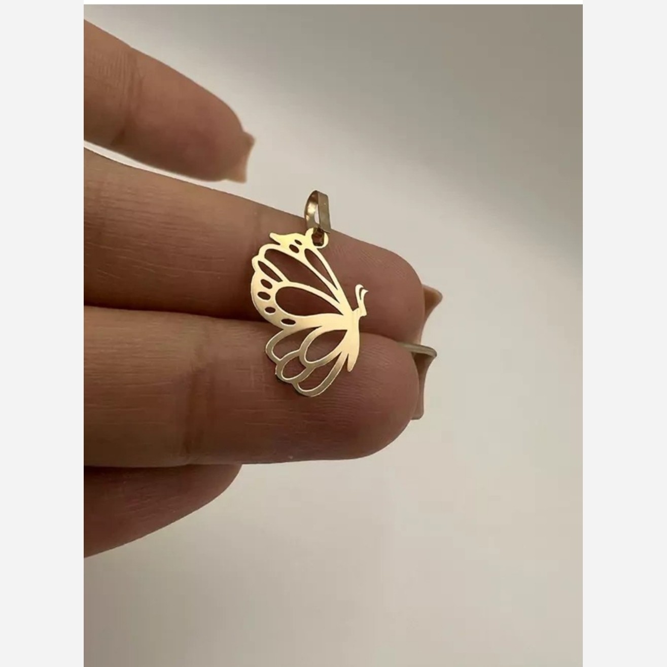 پلاک اویز طلای پروانه