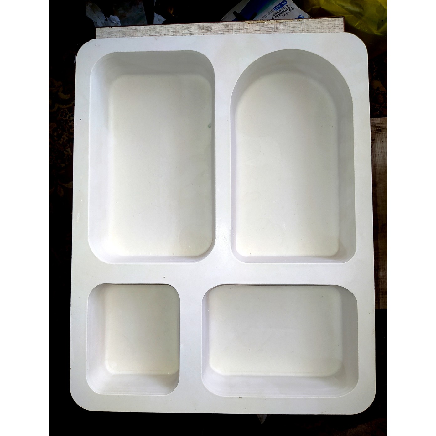 استند آرایشی چهار خانه بزرگ
