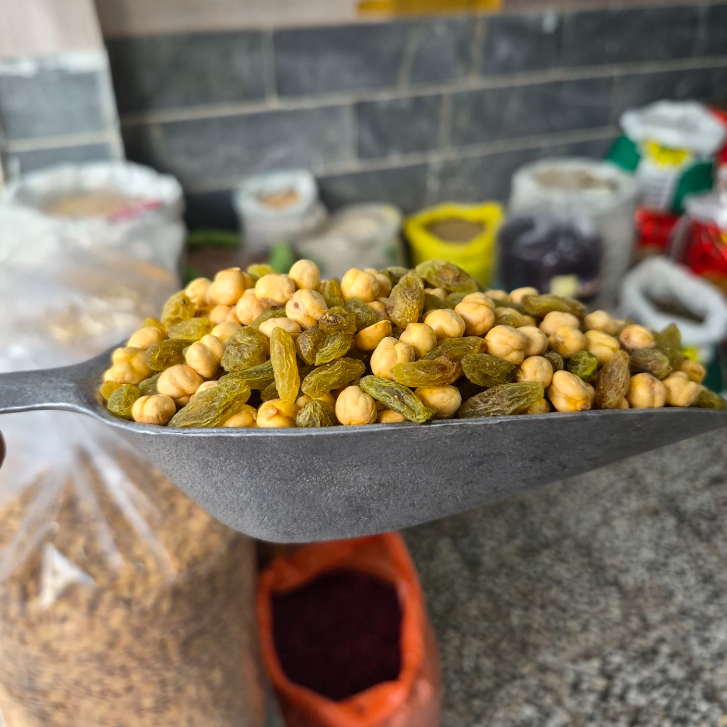 مویز(کشمش)ممتاز گوشتی و درجه یک ارگانیک 500 گرمی
