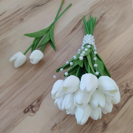گل لاله لمسی سفید با دیزاین مروارید 