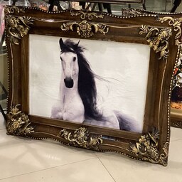 تابلو فرش  صورت  اسب  سفید با قاب چوبی 