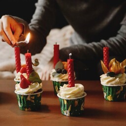 شمع کاپ کیک شمع کوچک تولد شمع قلمی کوچک موم عسل بسته 12تایی