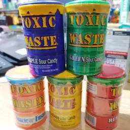 آبنبات خیلی ترش بشکه ای  تاکسیک ویست 42 گرم toxic waste در پنج طعم مختلف پک پنج عددی