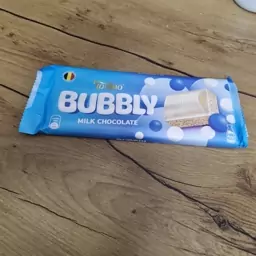    شکلات شیری خارجی بسیار خوشمزه  bubbly