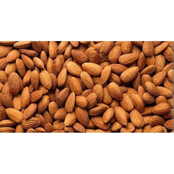 بادام درختی خام