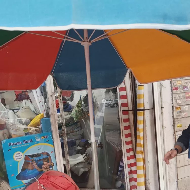 چتر پایه وسط برزنتی 2.5 متری مناسب آفتاب چند رنگ