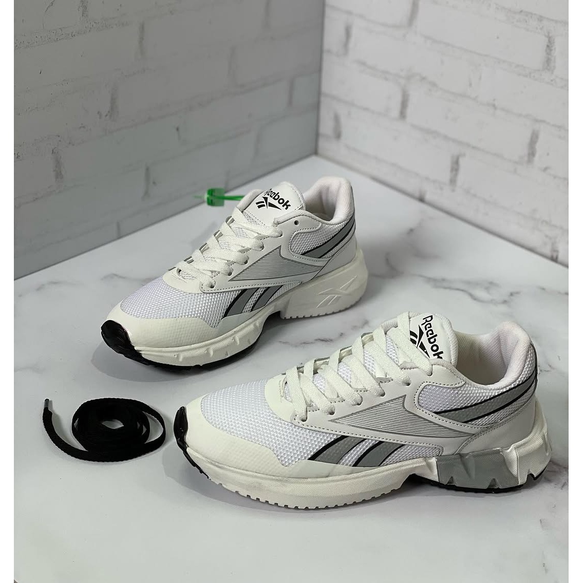 کتونی اسپرت زنانه reebok زیبا و با دوام