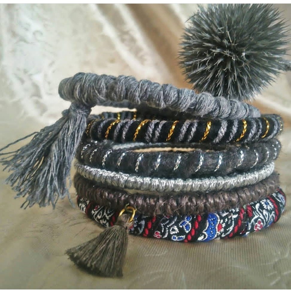 النگو ست توسی 4 (اکسسوری/بنگل/دستبند/بوهو/دخترانه/تکپوش/هندی/رنگی/پشمی/نمدی/نخی/کاموایی/طوسی/توسی/سنتی/پهن/دستساز)