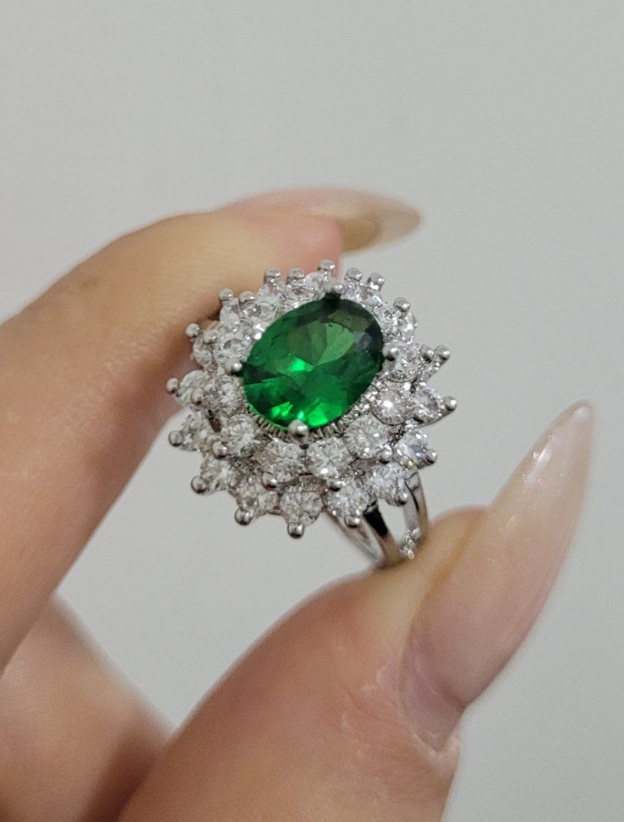 انگشتر خاویاری سنگ سبز کد 826