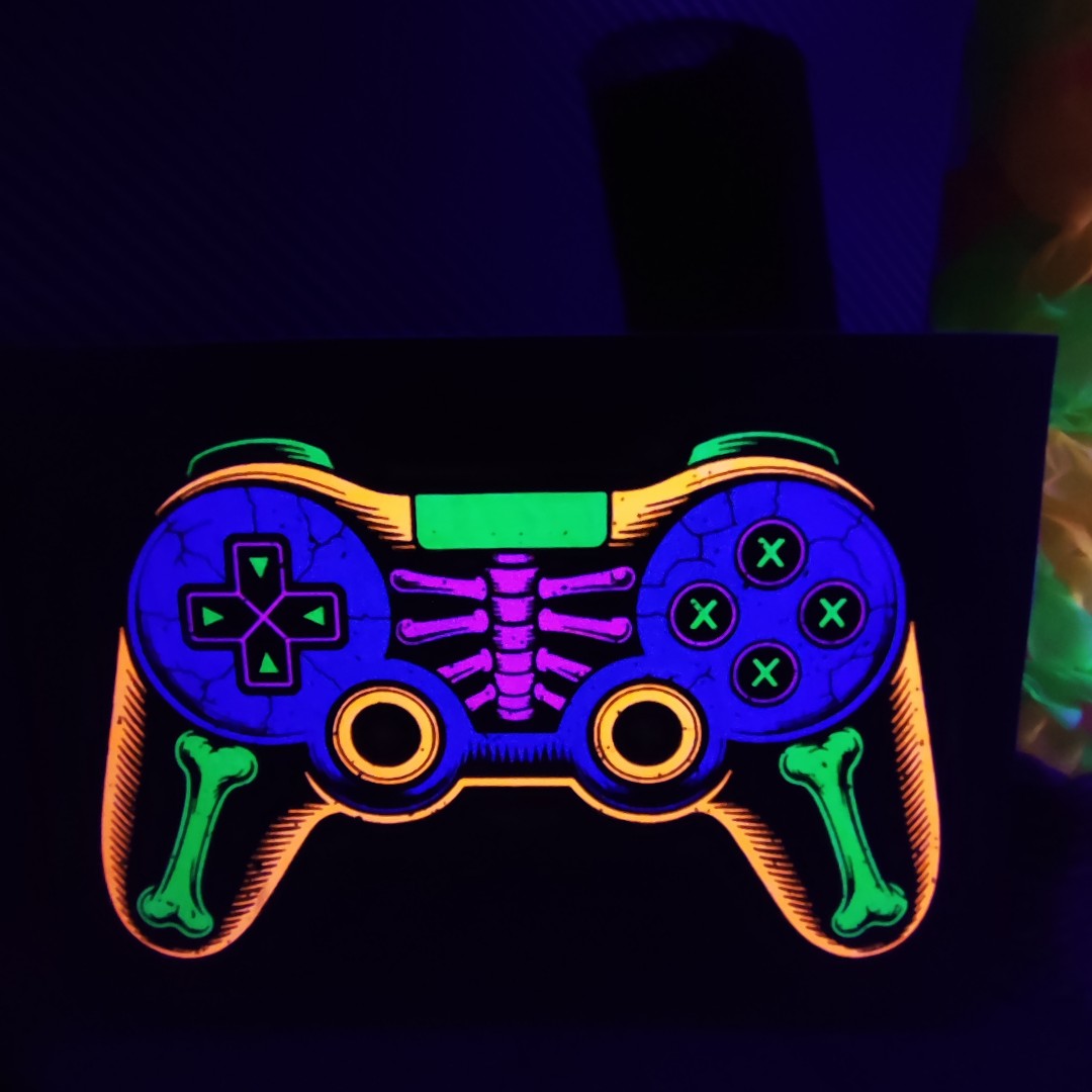 تابلو بلک لایت طرح دسته بازی سه Blacklight