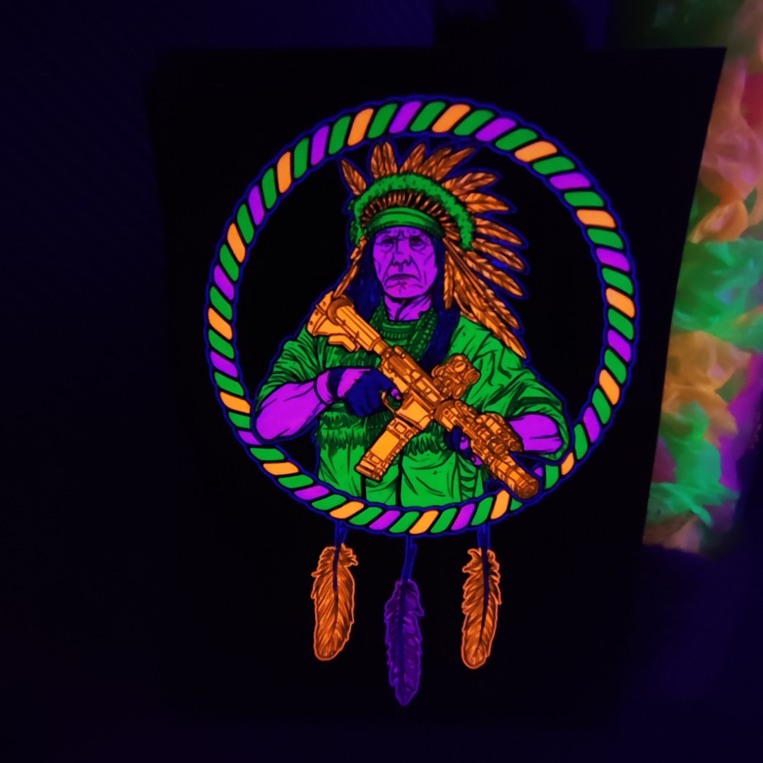 تابلو بلک لایت طرح سرخپوست Blacklight