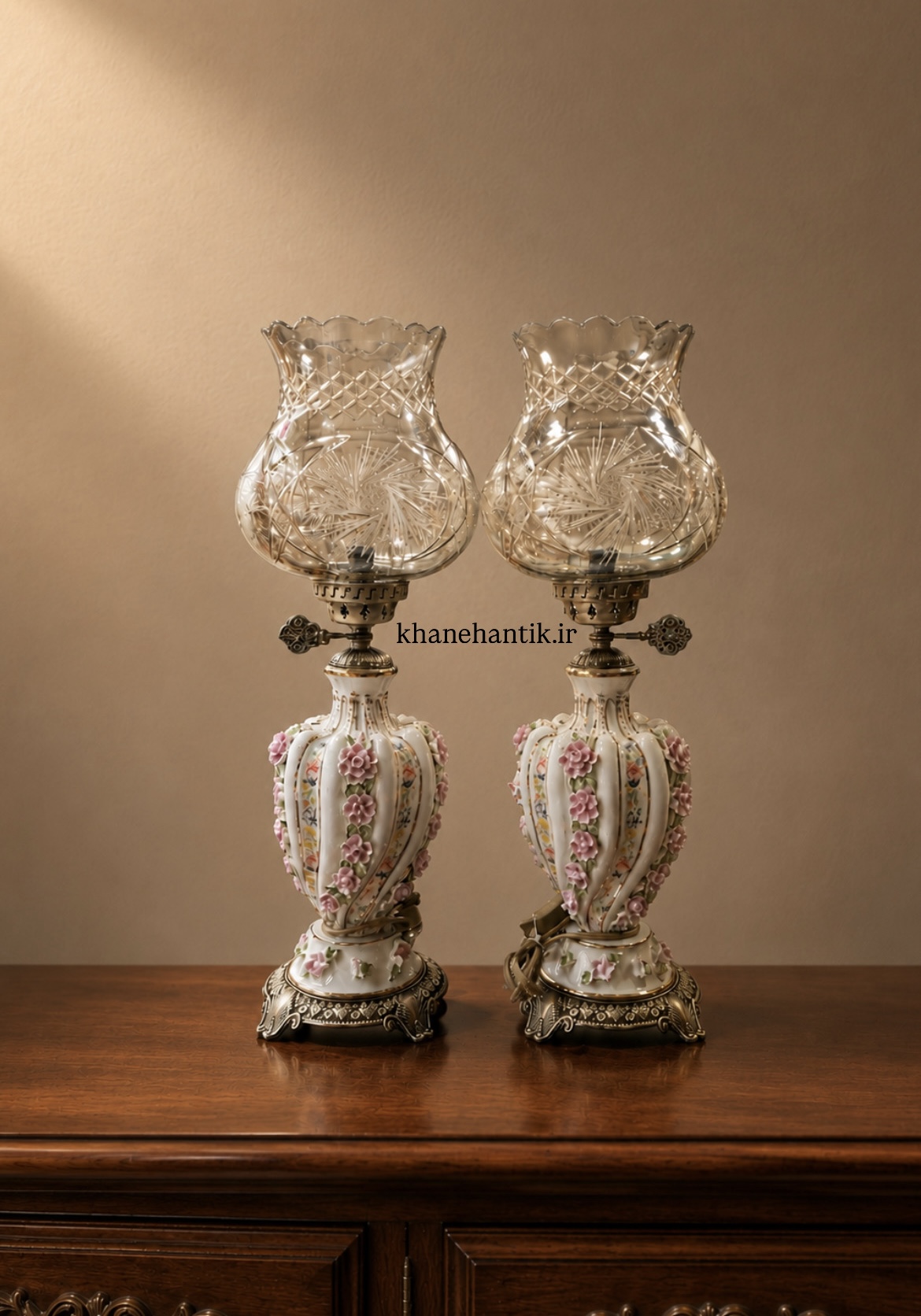 آباژور چراغ رومیزی گل برجسته محرمات با لاله تراش