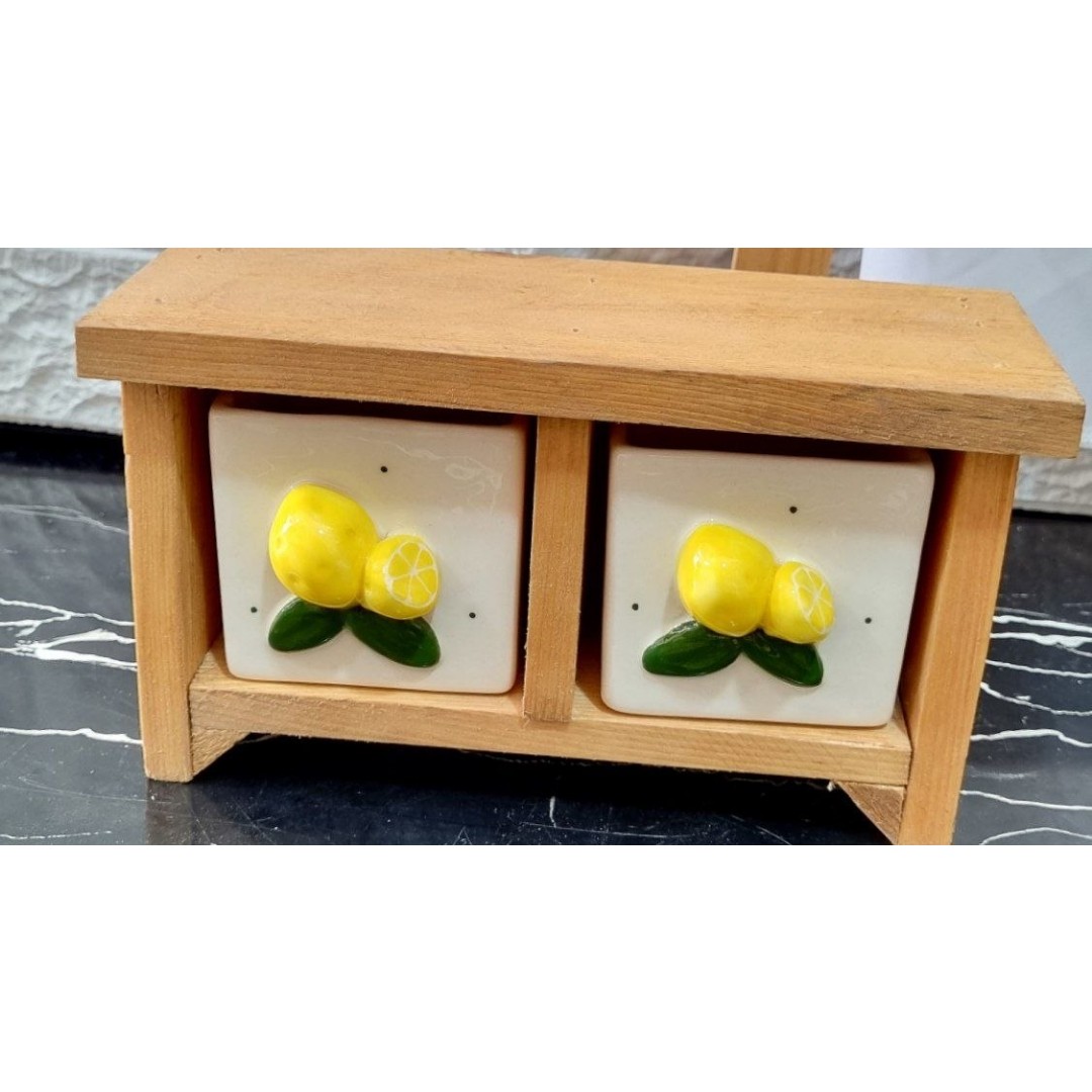 استند چوبی اشپزخانه دو کشو جای ادویه با کشوهای سرامیکی طرح لیمو برجسته