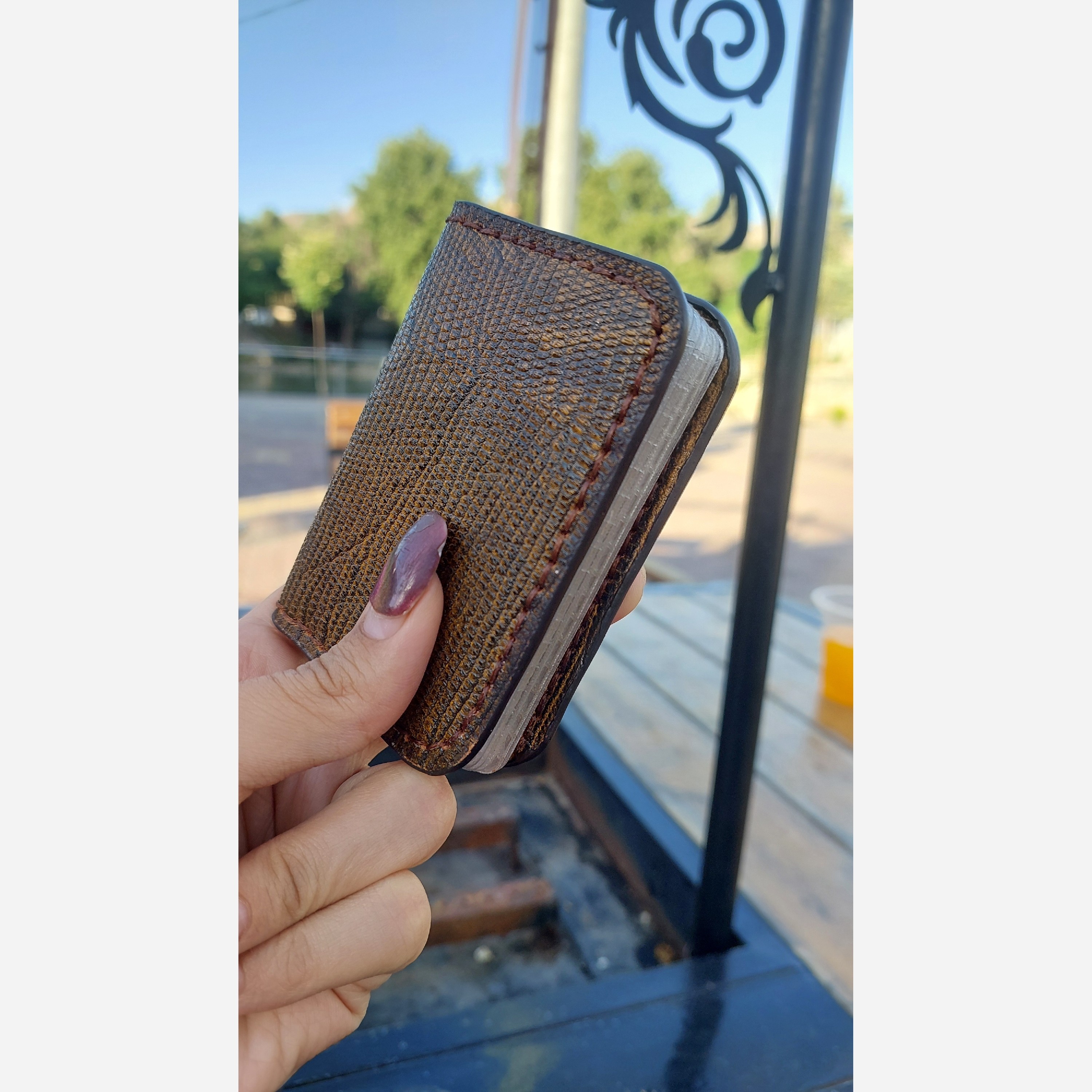 جاکارتی چرم با طلق پلاستیکی