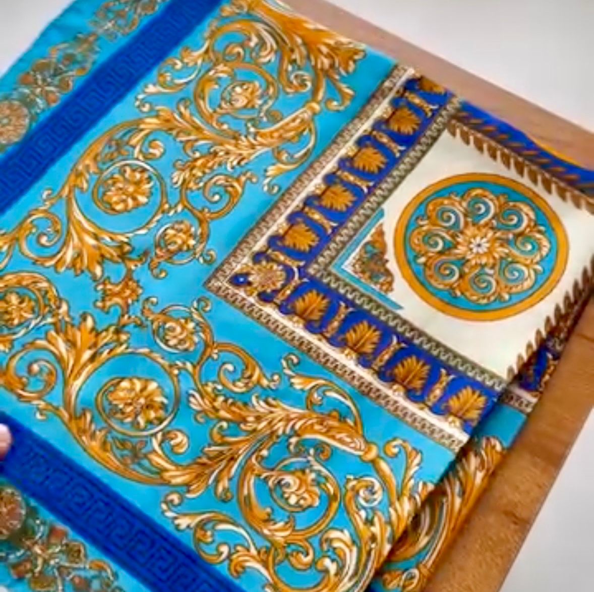 مینی اسکارف آبی ابریشمی وارداتی