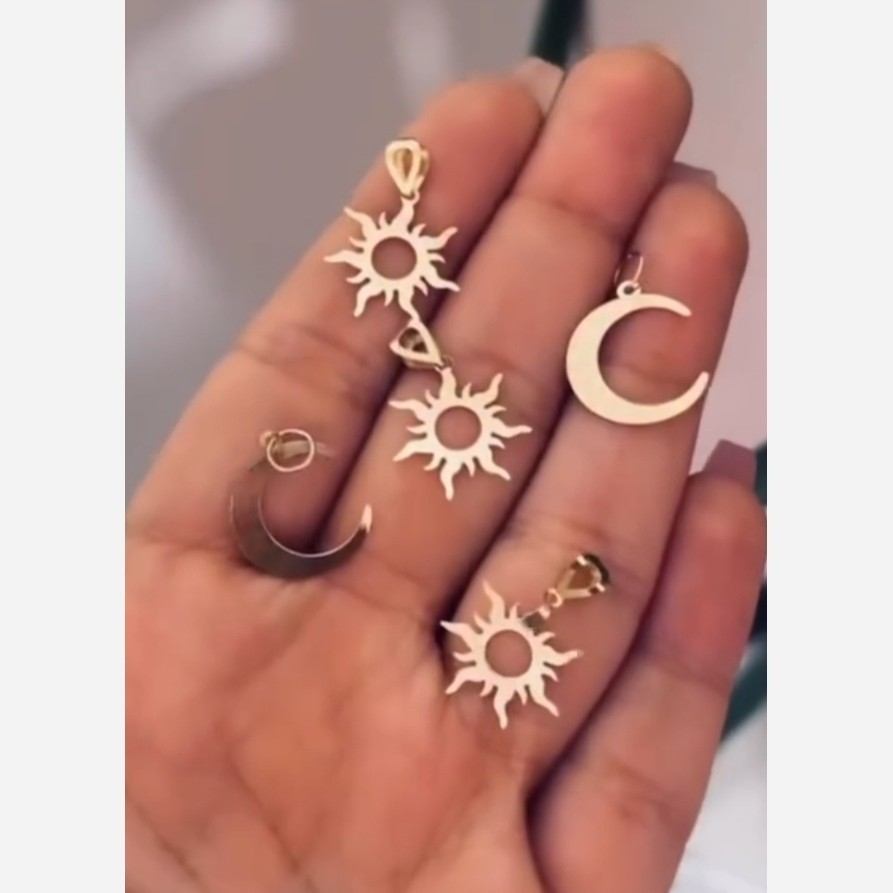 پلاک آویز طلای ماه و خورشید