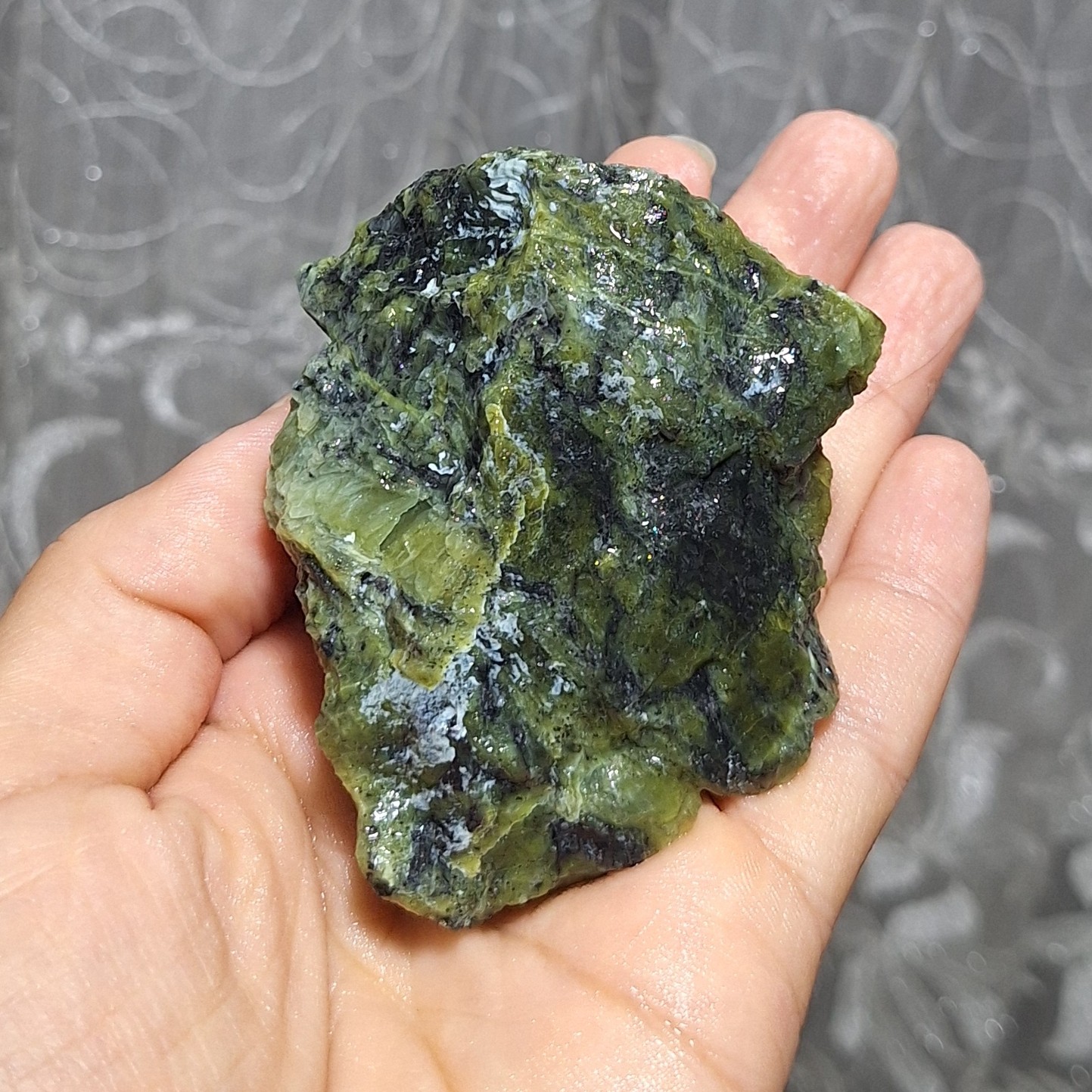 یشم ناب صد در صد طبیعی سنگ خام یشم عکسبرداری در حالت خیس کد 35517