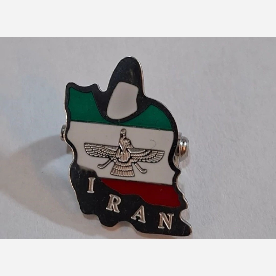 بج سینه نقشه ایران با فروهر زناته و مرداته استیل رنگ ثابت