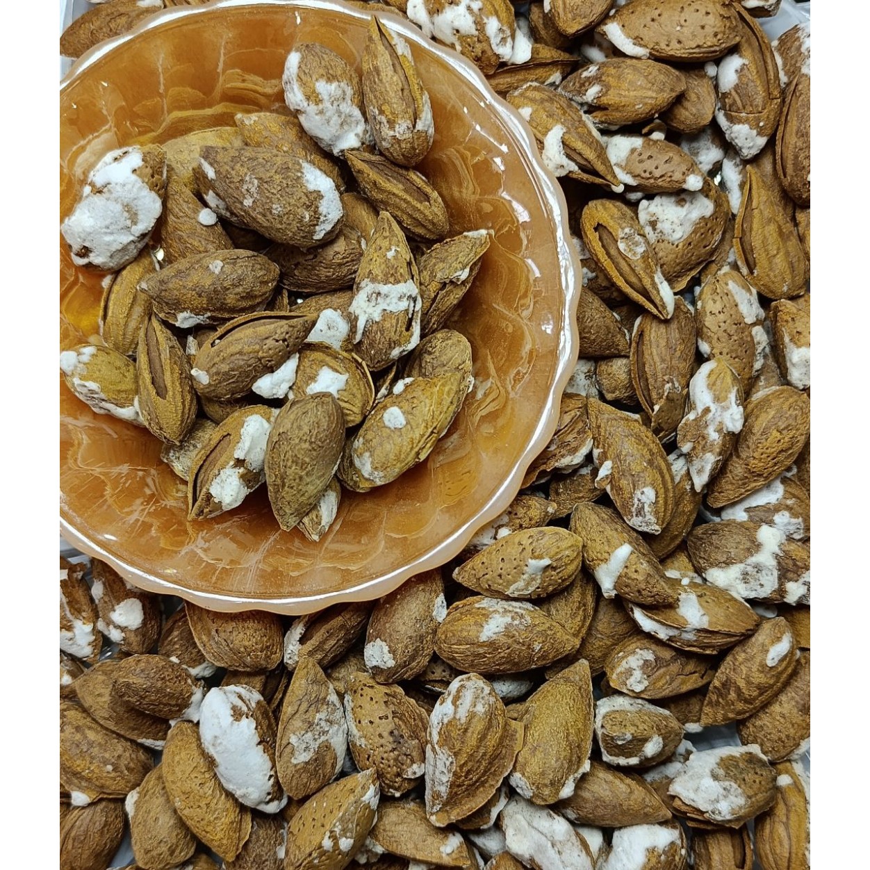 بادام پوست کاغذی شور(1000گرم)