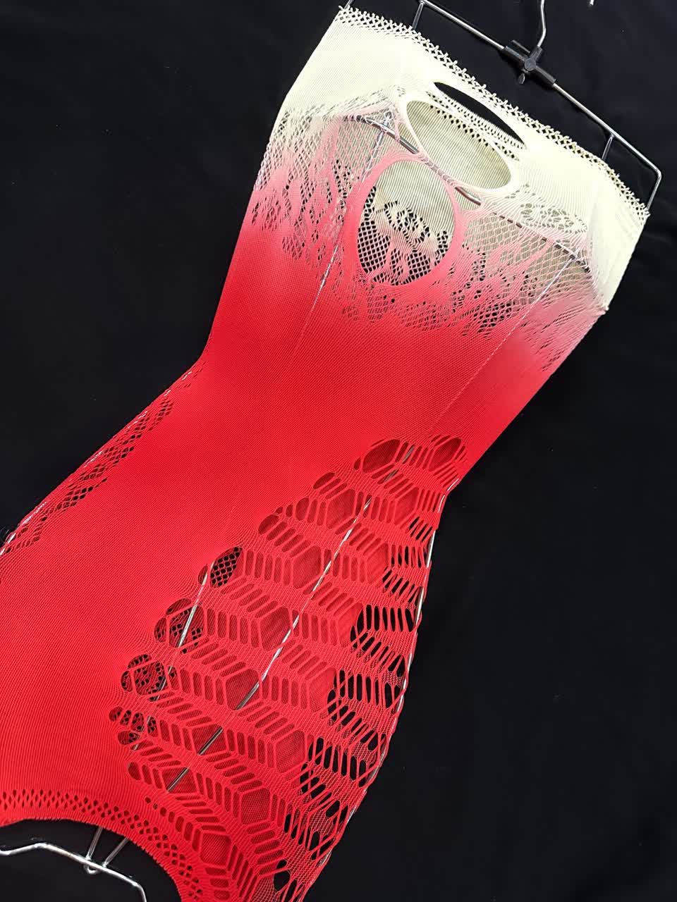 بادی قرمز سفید