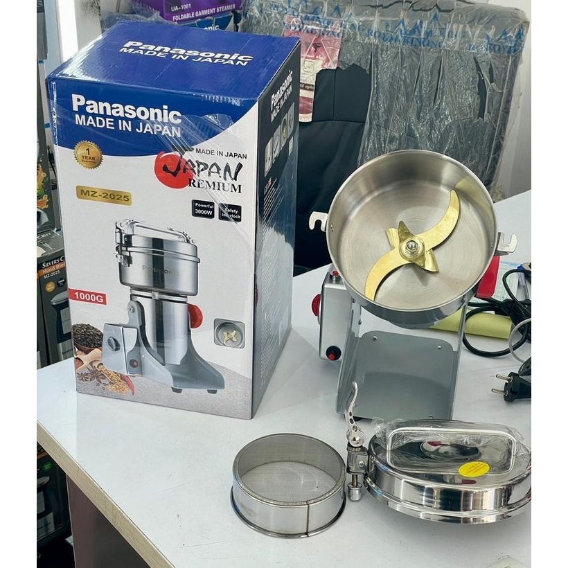 آسیاب صنعتی پاناسونیک مدل MZ-2025 ظرفیت 1000 گرم با تیغه طلایی، موتور پرقدرت مناسب عطاری و قهوه