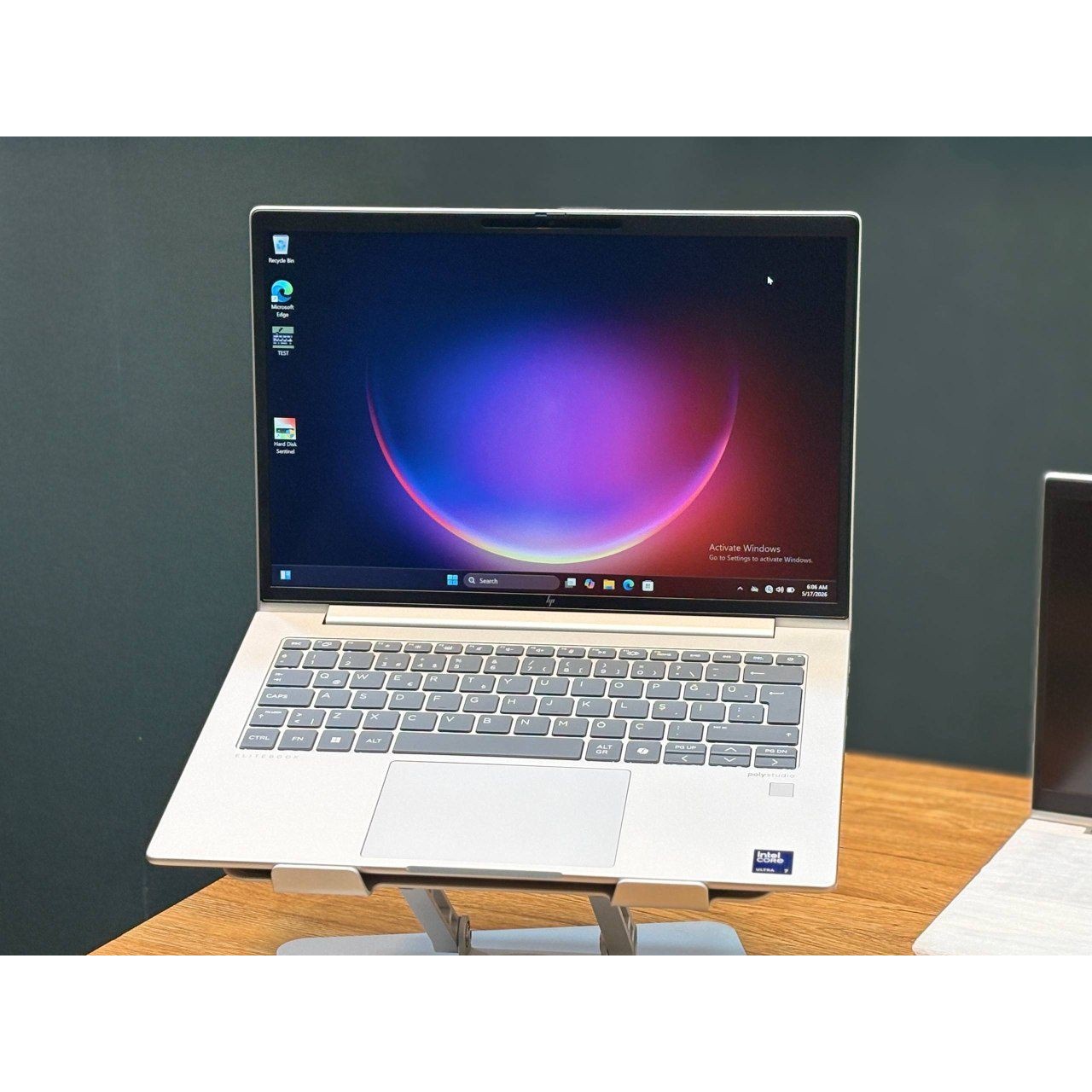 لپتاپ HP elite book 640 G11 ultra7-155U 16gb ddr4 512gb ssd intel (R) + NPU 13'5 inch FHD+