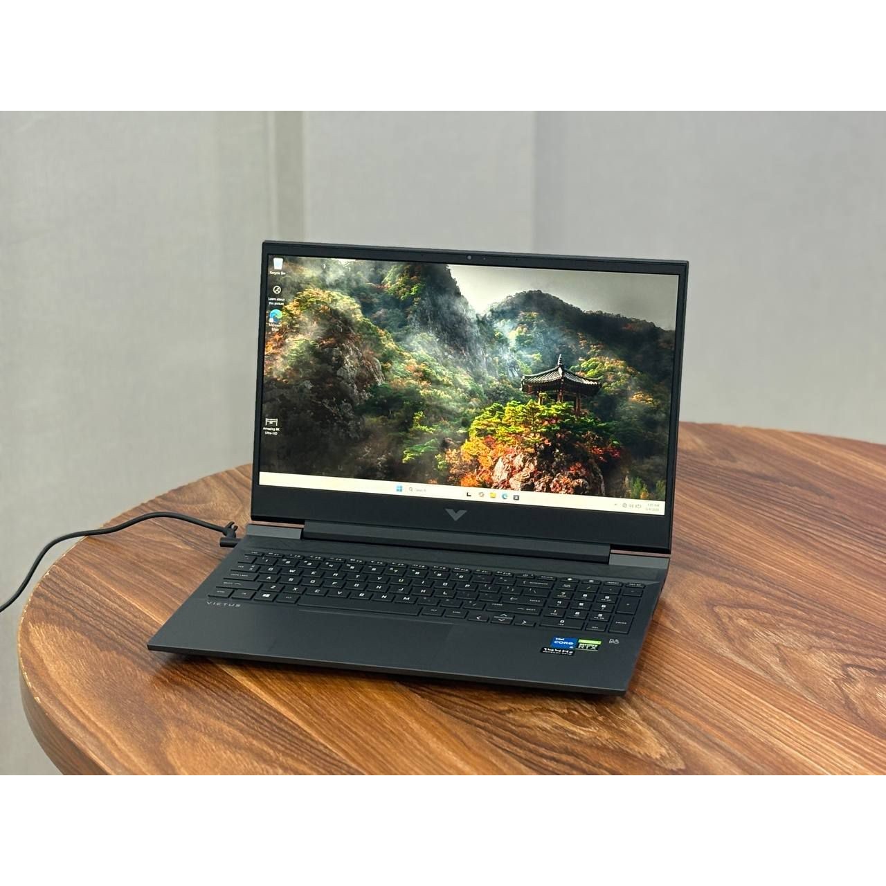 لپتاپ HP victus gaming 15 i5-1240H 8gb ddr4 512gb ssd 4gb-RTX2050 15 6 inch FHD 144Hz
