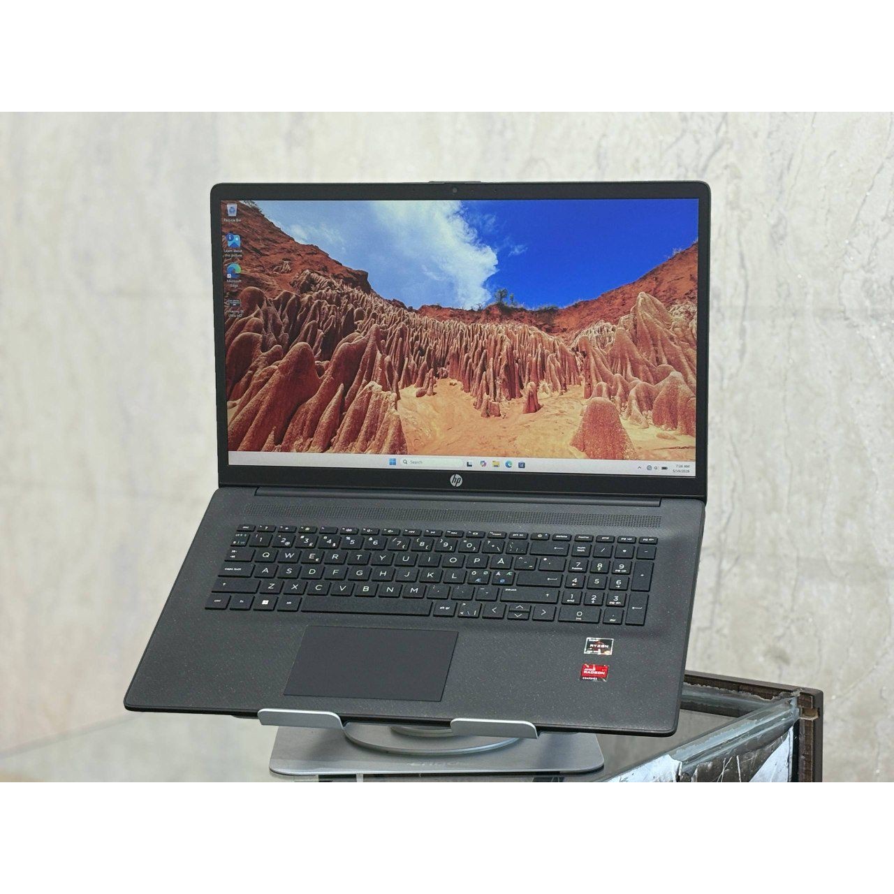 لپتاپ HP LAPTOP 17 ryzen5-7520U 8gb ddr5 512gb ssd AMD512 17 3 inch FHD BLACK