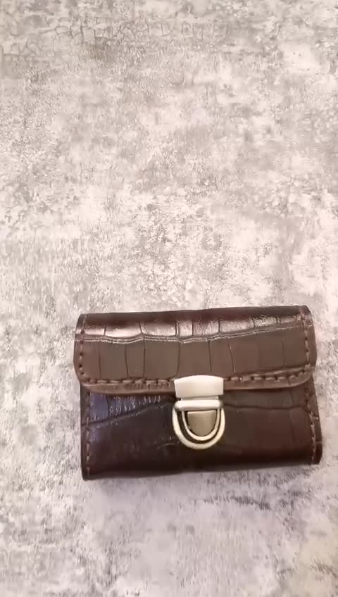 جاکارتی چرم طبیعی جادار 