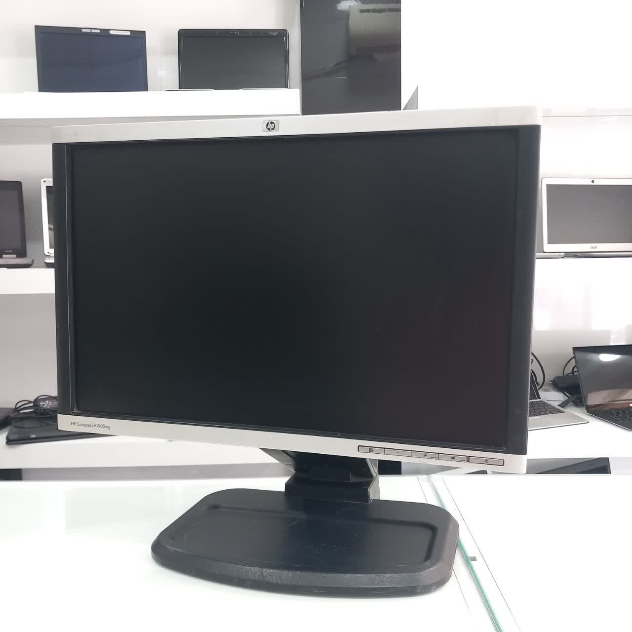 مانیتور hp compaq La1905wg