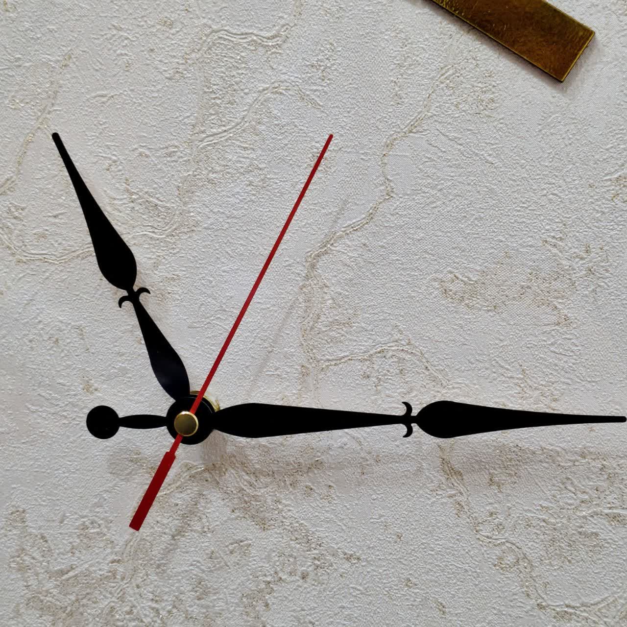 ساعت دیواری سیکو چوبی سایز 60