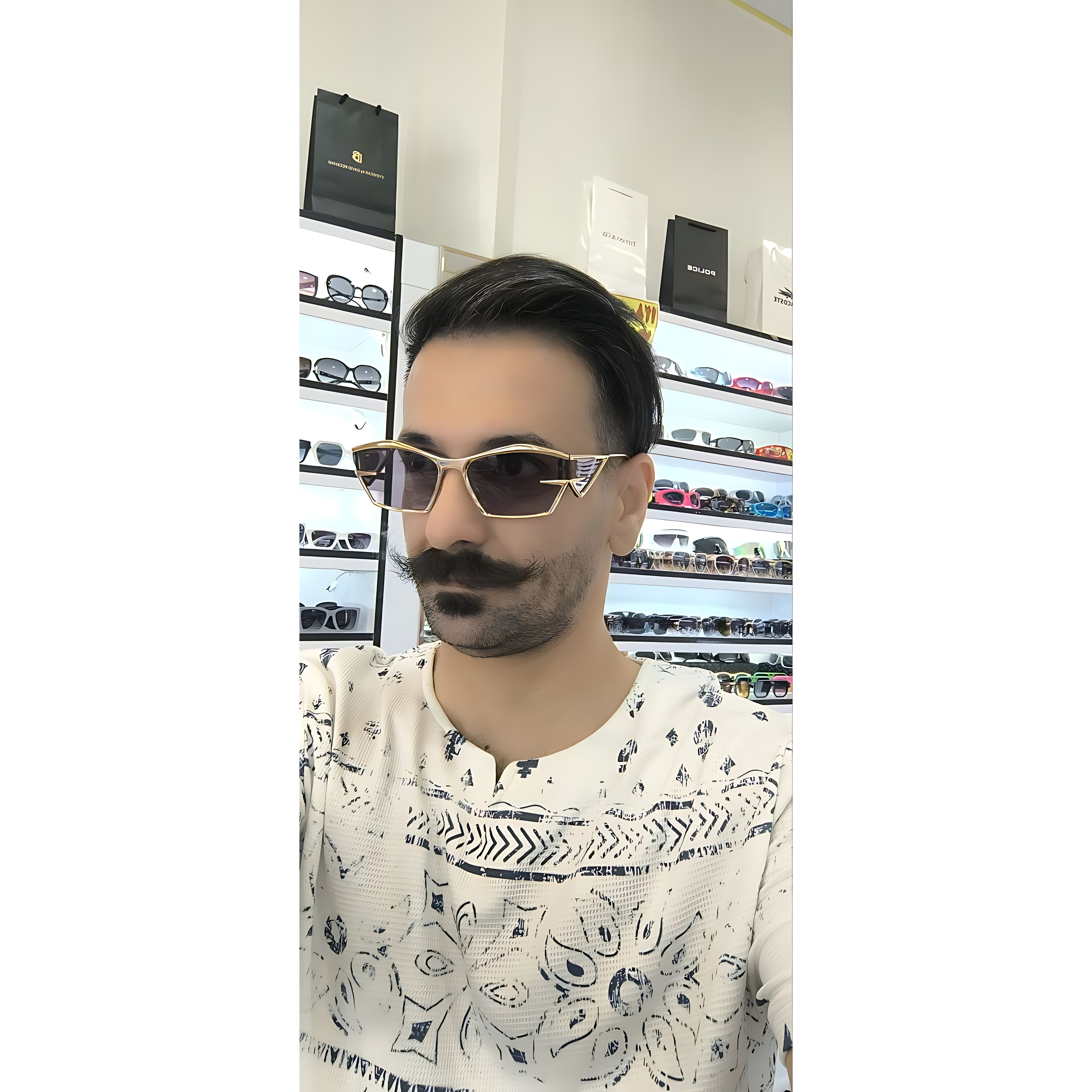 عینک آفتابی جیوانچی مدل فلزی طلایی طراحی خاص و لاکچری