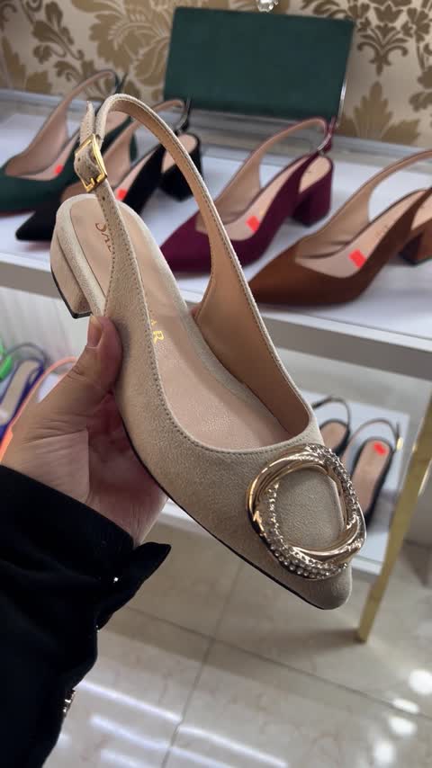 بابت کرمی سگک دار