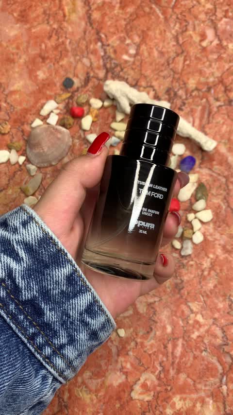 عطر زنانه پورا رایحه Tom Ford Tuscan Leather حجم 35 میل