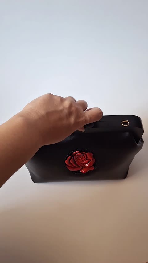 کیف دهانه چوبی چرم طبیعی گاوی مدل 1